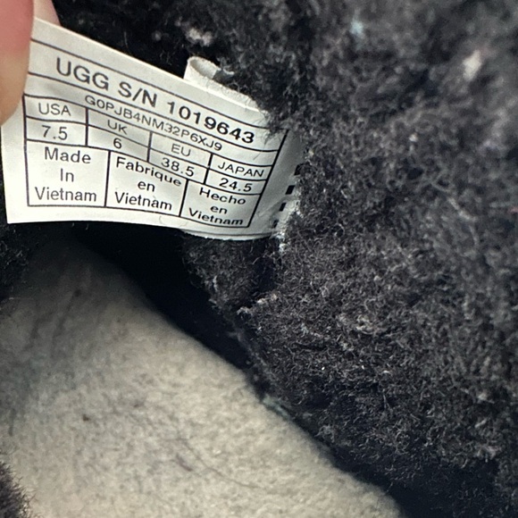 Ugg Classic Mini Waterproof Boots - Picture 6 of 7